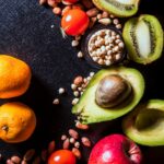 Foto de Mike: https://www.pexels.com/es-es/foto/frutas-surtidas-en-textil-negro-1192034/