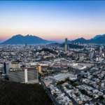 Monterrey: Entre Gigantes de Acero y Montañas