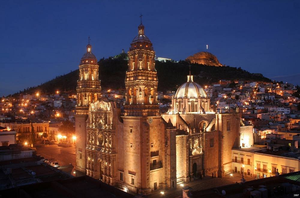 La Catedral y el Centro Histórico: Museos de Cantera Rosa