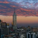 La Torre Latinoamericana: El rascacielos que desafió a la naturaleza