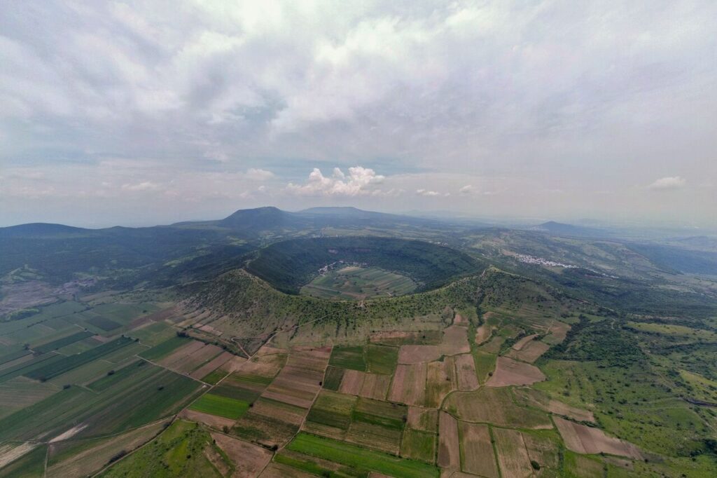 El país de las Siete Luminarias: Misterio, ovnis y volcanes en Valle de Santiago