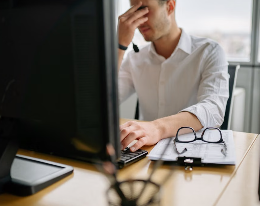 Rompiendo el Silencio en la Oficina: Por Qué la Salud Mental es el Nuevo Indicador de Éxito Laboral
