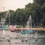 Verano 2026: El Manual Definitivo para Sobrevivir al Calor (Sin Salir de la Ciudad o Descubriendo Playas Secretas)