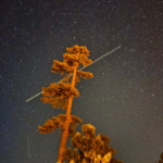 Destellos en la Oscuridad: Cómo Disfrutar del Pico Máximo de la Doble Lluvia de Estrellas a Fin de Mes