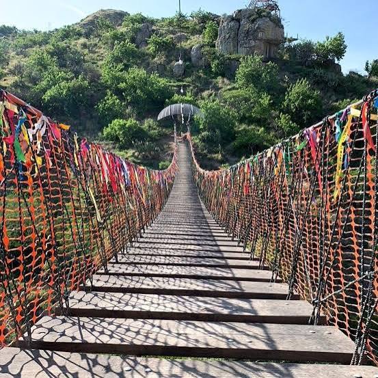 El Puente de los Deseos en Peña Sola, Guanajuato: Magia colgante y adrenalina en el Bajío