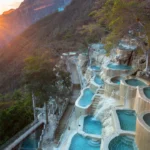 Las Grutas de Tolantongo en Hidalgo: El paradisíaco oasis de pozas termales y cañones en la Sierra Gorda