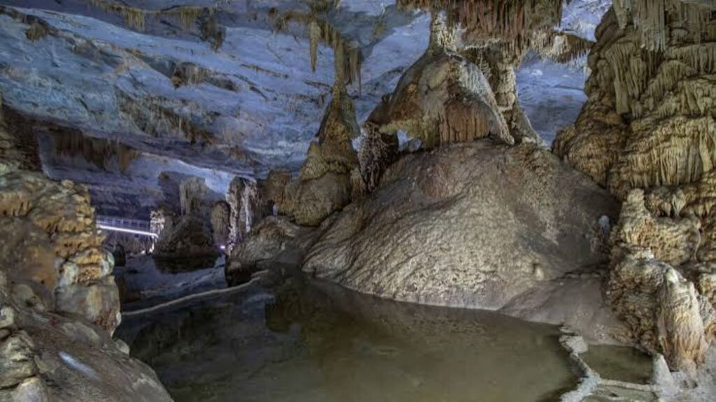 Grutas de Bustamante, Nuevo León: Un viaje al corazón de la Sierra de Gomas