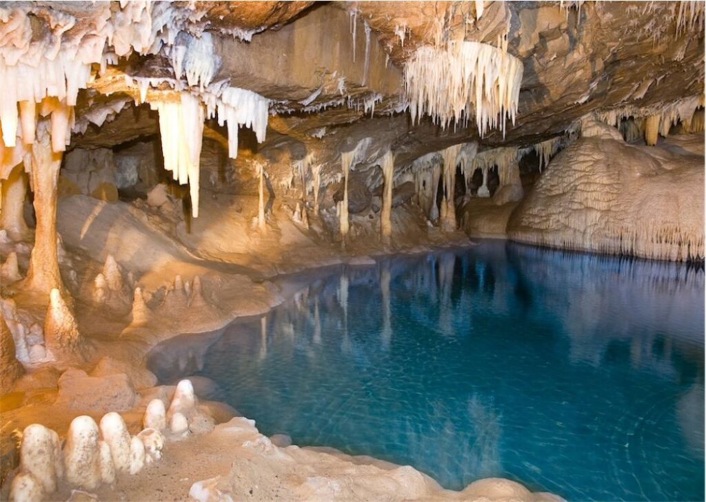 Grutas de la Estrella en Tonatico: Un viaje subterráneo al templo sagrado de Tláloc