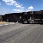 🚨 Bloquean la carretera 57 por volcadura de tráiler en el tramo Matehuala–San Luis Potosí