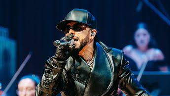 Yandel Sinfónico llega hoy a la FENAPO 2026; el concierto será gratuito