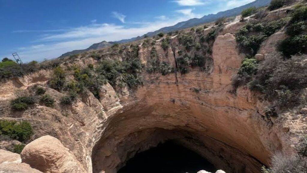 El Pozo del Gavilán, Nuevo León: El misterioso y majestuoso cenote del desierto norteño