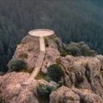 El Mirador Peña del Cuervo en Mineral del Chico: Una aventura entre niebla, puentes iluminados y vistas de infarto