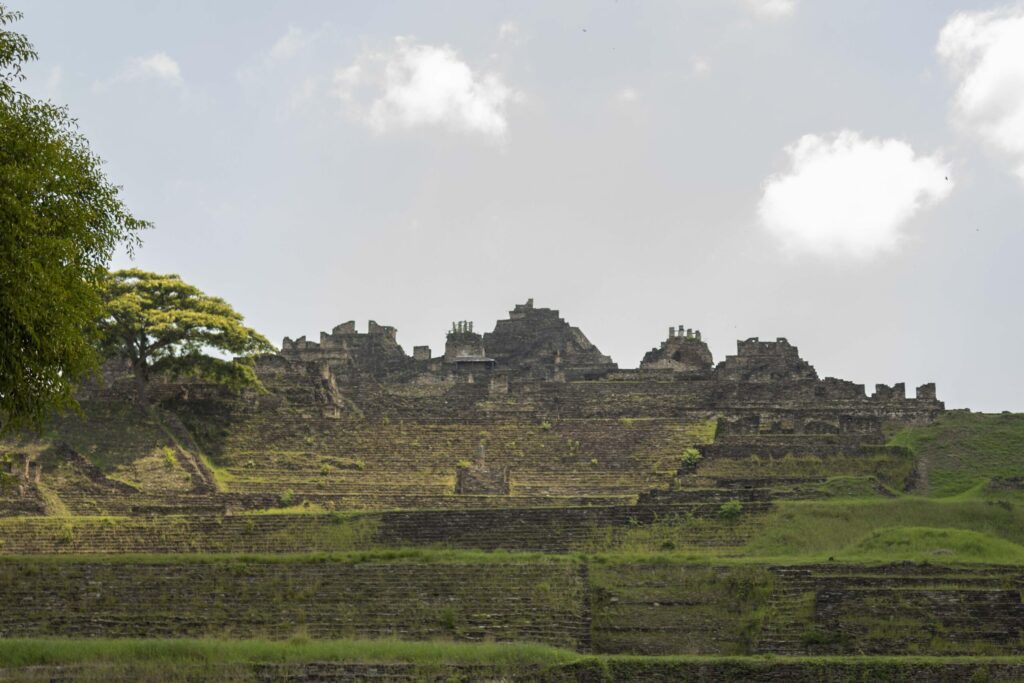 Toniná: El Gigante Escondido de la Cultura Maya en Chiapas
